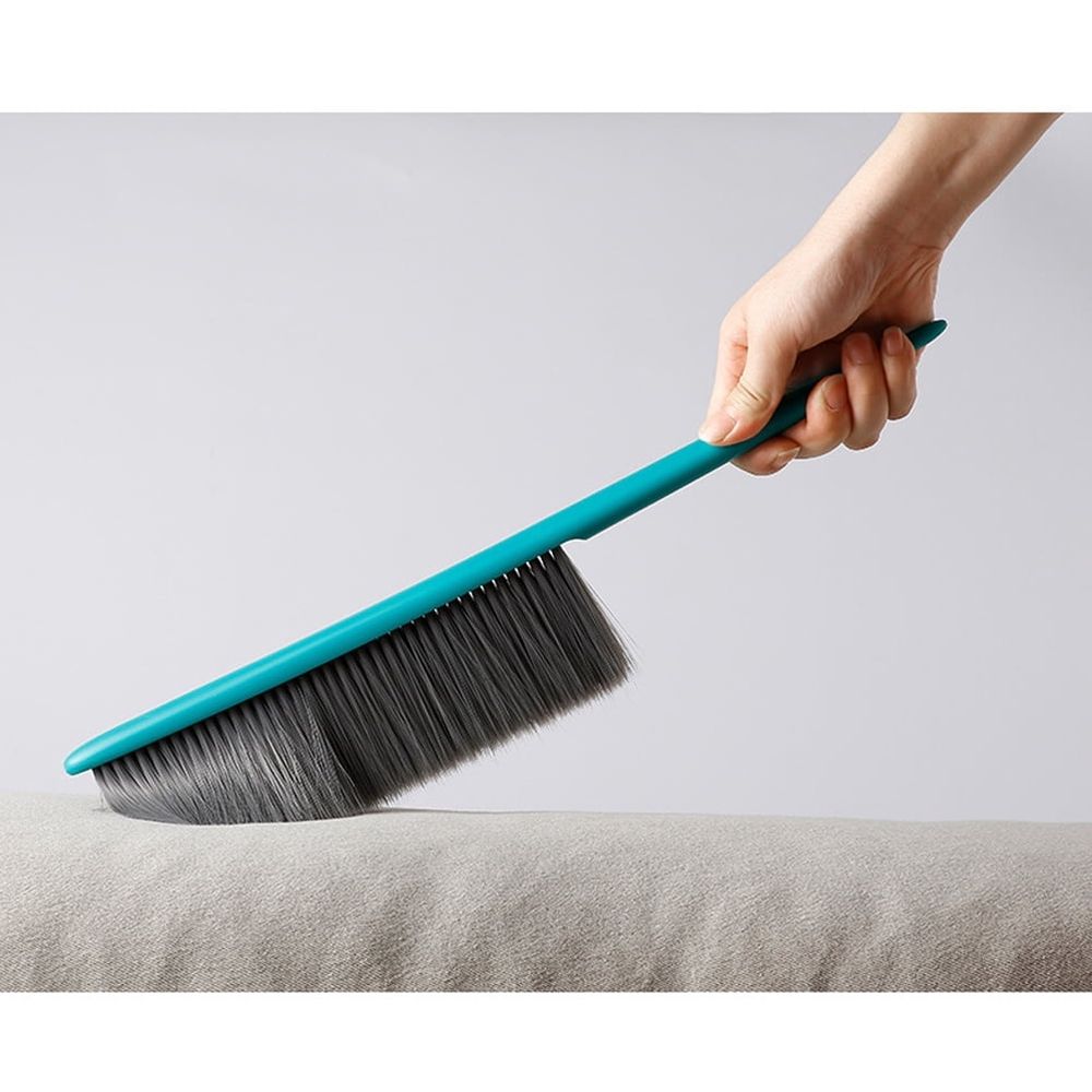 Soft Bristle Dusting Brush with Handle for Household Cleaning, for Easy Dust Removal